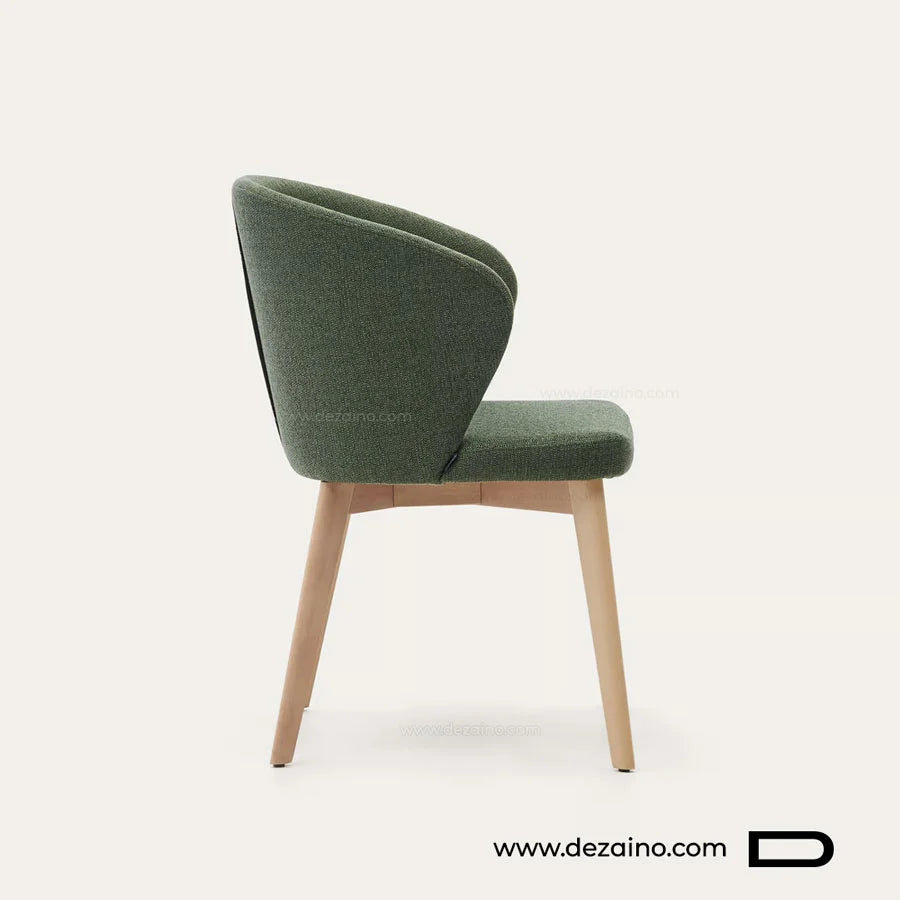 Chaise de table ultra confortable avec dossier rembourré et accoudoirs au Maroc.